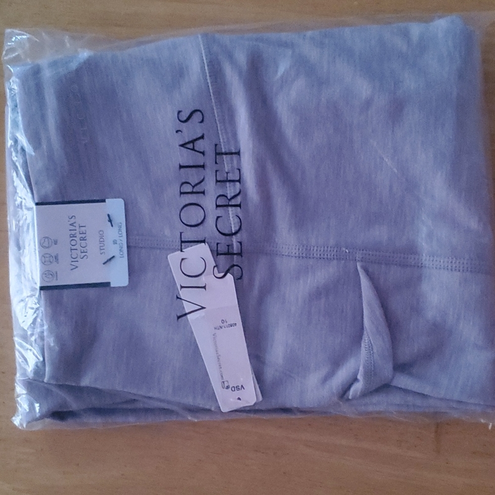 VS Studio Leggings